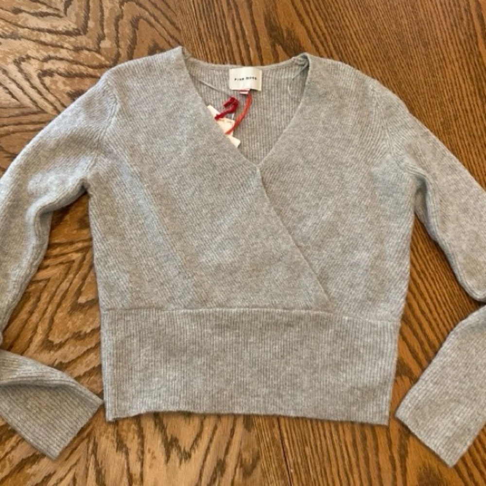 PINK ROSE Sweater NEW WITH TAGS Heather Gray Women’s Size Medium